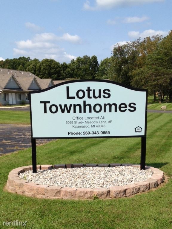 Foto principal - 2 br, 2 bath Townhome - Lotus Townhomes II...