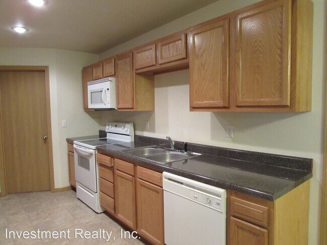 Building Photo - 2 br, 1 bath Apartment - 22191 Highway Y 2...