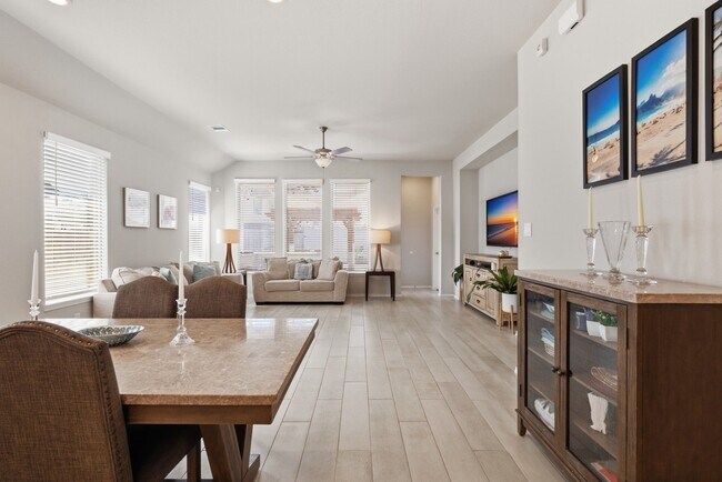 Building Photo - 32080 August Woods Wy