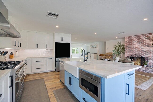 Building Photo - 3253 Courtney Dr