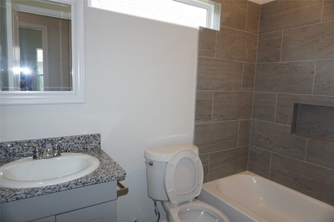 Building Photo - 11652 Vistawood St