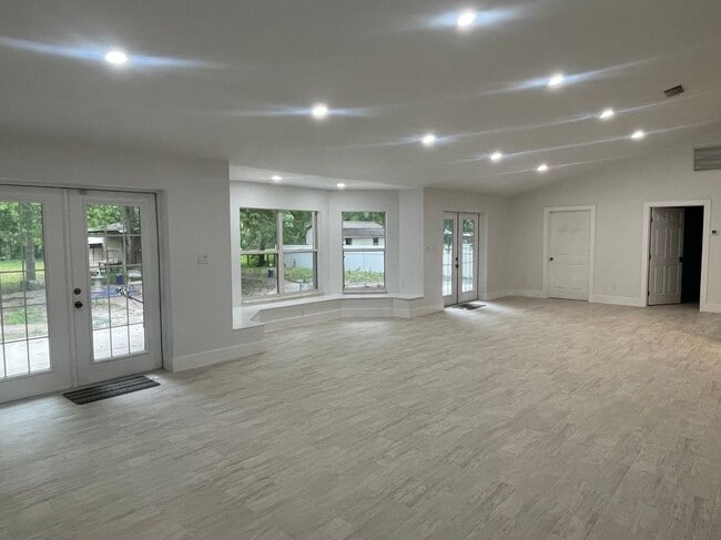 Building Photo - 7418 NW 128th Pl