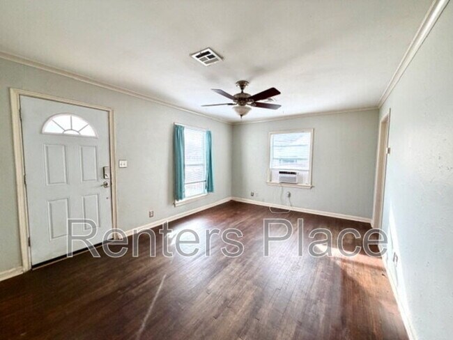 Foto del edificio - 4707 E 7th St