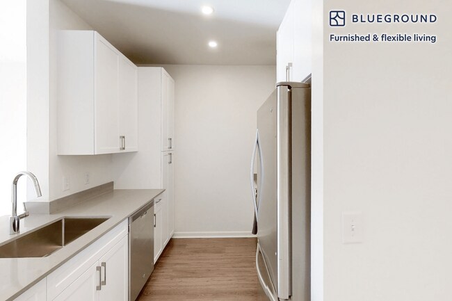 Building Photo - 14000 Avalon Dr