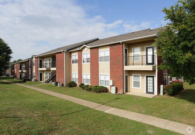 Courtyard - The Ranch at Frisco Apartments
