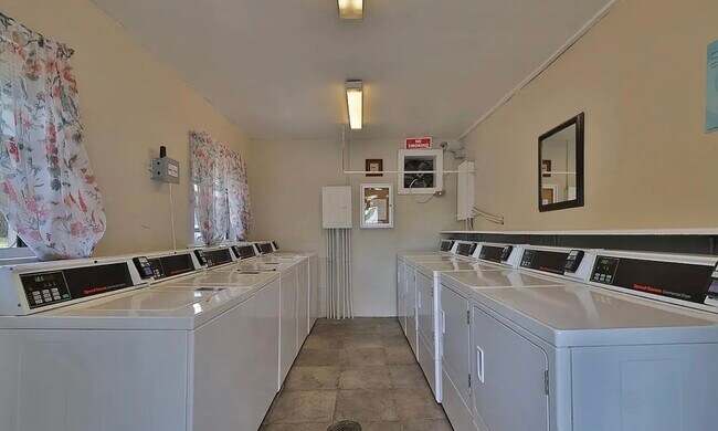 Foto del edificio - 1504 Virginia Ave