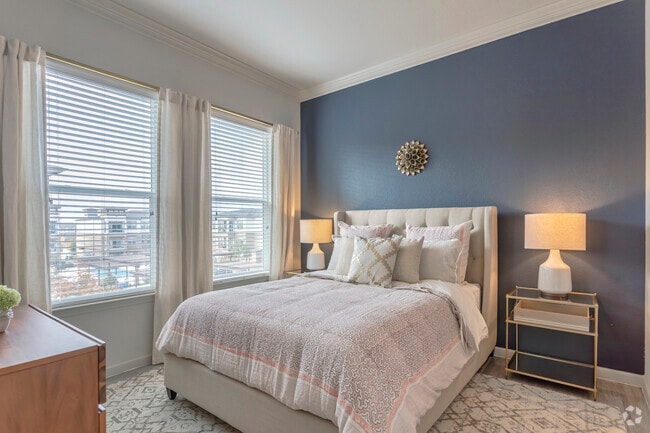 2BR, 2BA - 994 SF B2 - Bedroom - McKinney Square Apartments