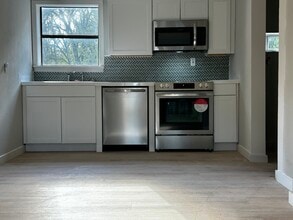 Building Photo - 6300 Hudson Bend Rd