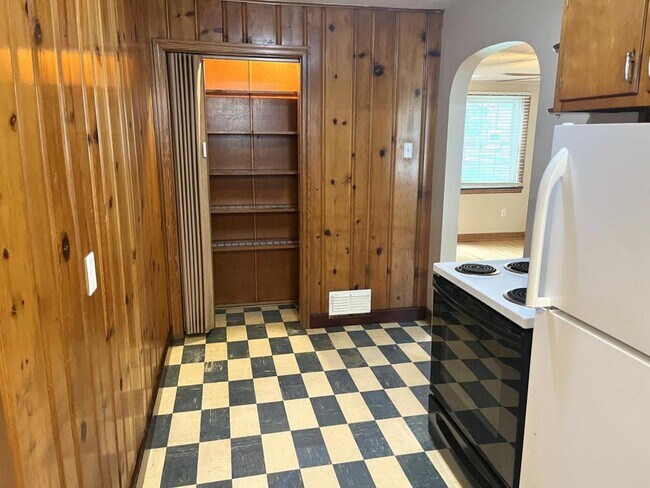 Foto del edificio - 122 Marshall St, Apt 1, Clarksburg, WV 26301