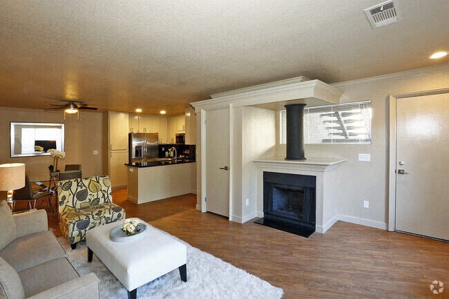 Building Photo - Quailwood Apartments