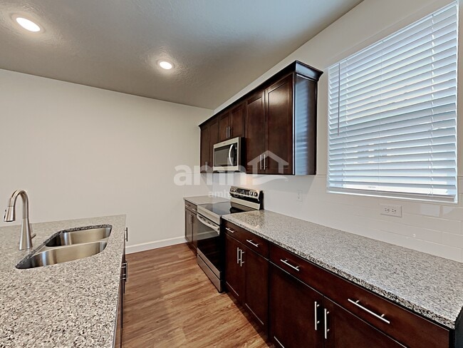 Building Photo - 6088 S Jordan Pkwy W