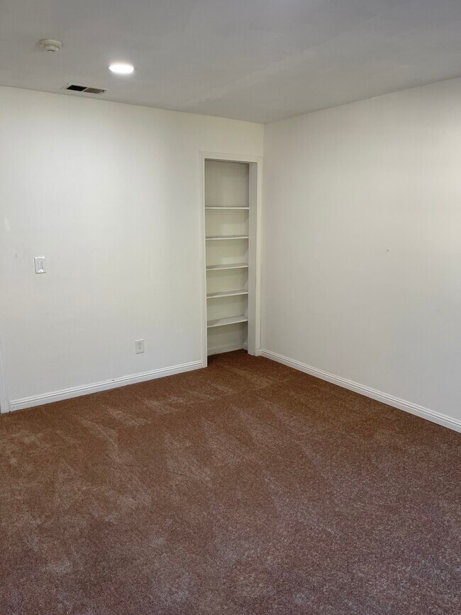 Building Photo - 5335 Port Sailwood Dr