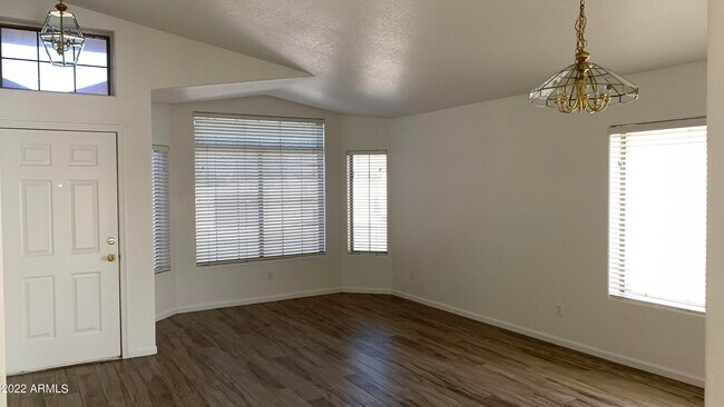Foto del edificio - 18207 N 5th Ave