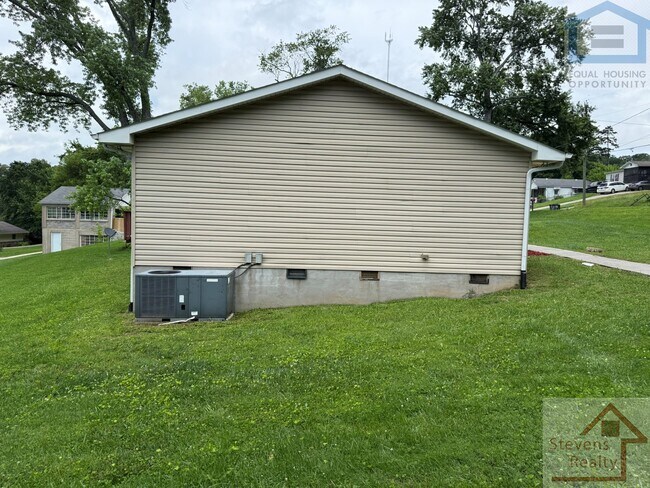 Foto del edificio - 1427 Lantana Ln NW