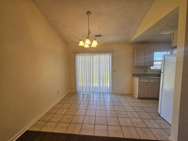 Foto del edificio - 2701 Ashby Dr