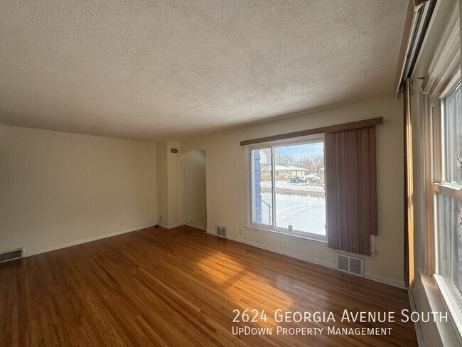 Foto del edificio - 2624 Georgia Ave S