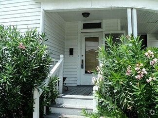 Building Photo - 107 Alma St