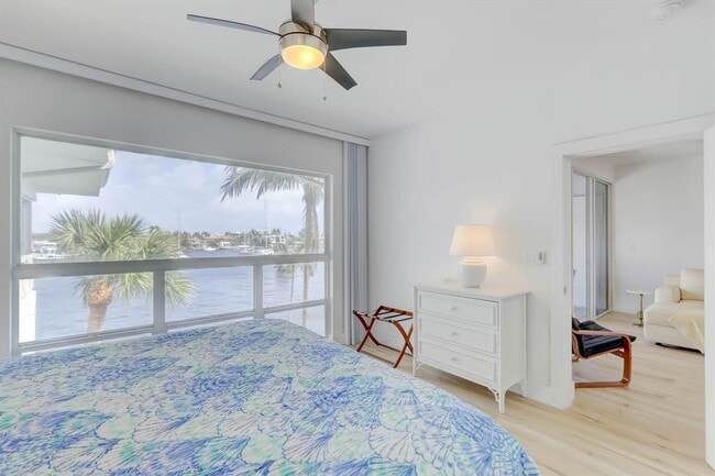 Building Photo - 2717 Yacht Club Blvd