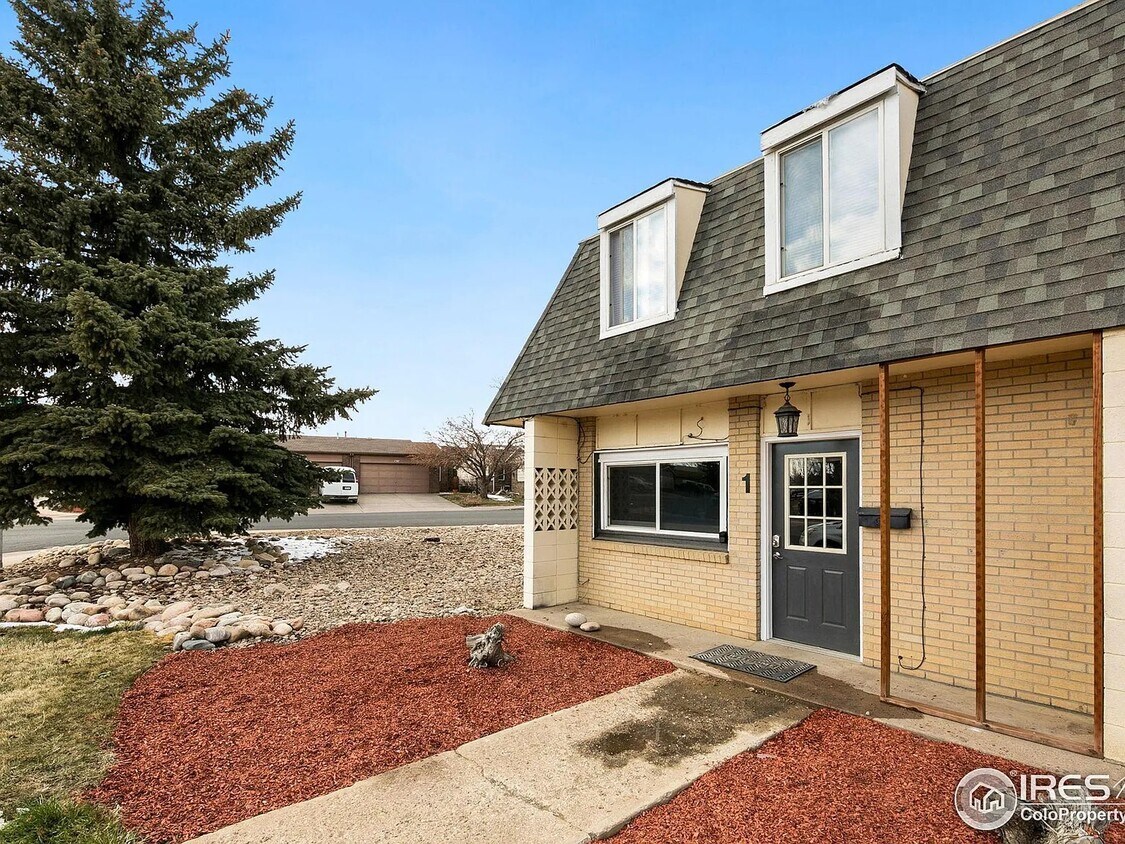Foto principal - 933 16th St SW