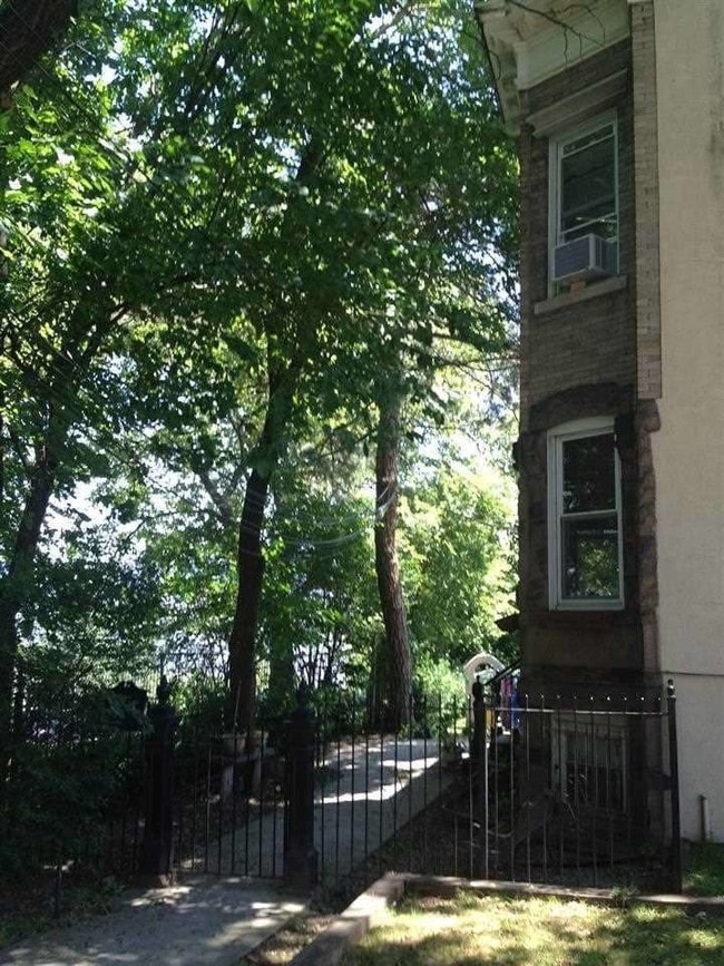 Building Photo - 1001 Hudson St