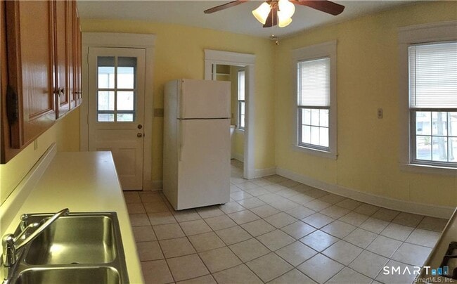 Foto del edificio - 28 Grove St