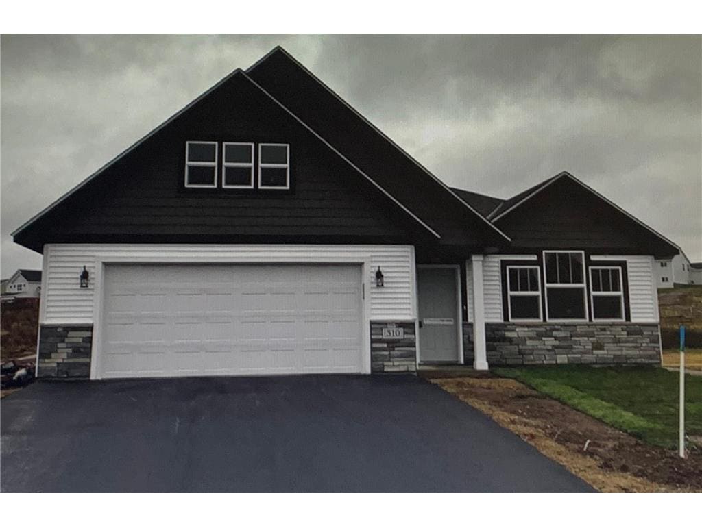 Building Photo - 310 Aspen Dr