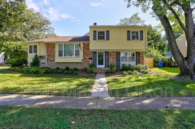 Building Photo - 1212 Van Buren Dr