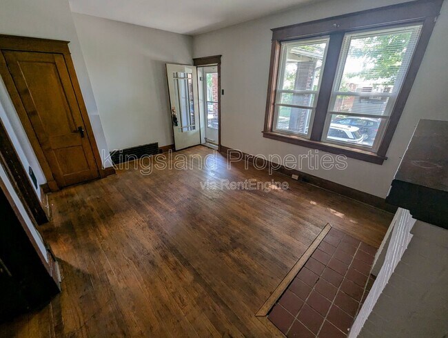 Foto del edificio - 4725 Ray Ave