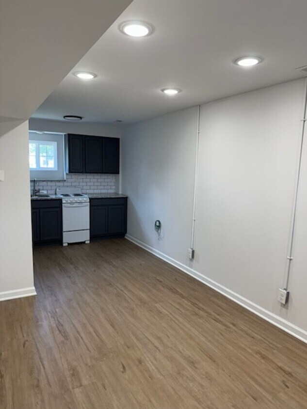 Foto principal - 3939 Front St