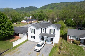 Building Photo - 1464 Forest Ave