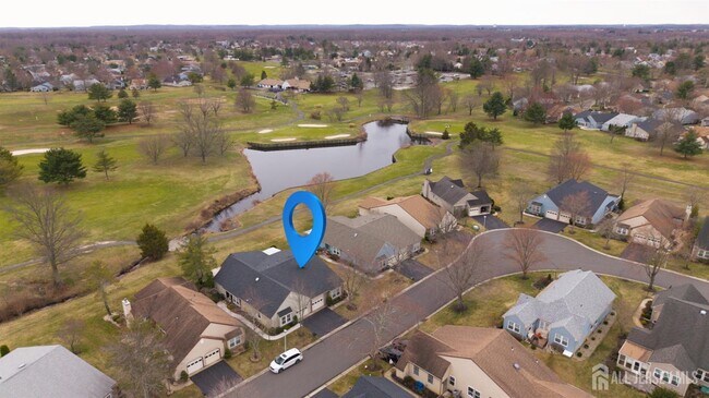 Foto del edificio - 18 Thomas Paine Dr