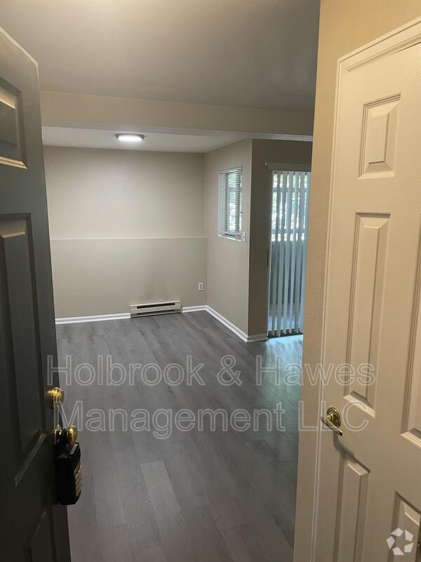 Building Photo - 4531 Boardwalk Dr
