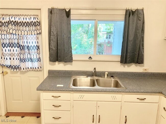 Foto del edificio - 218 Gates Ave