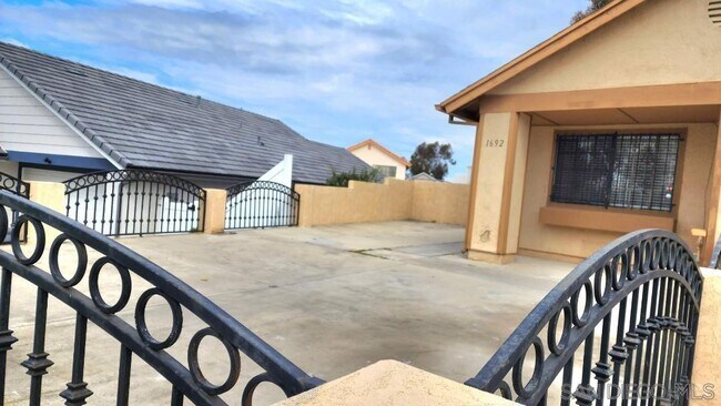 Building Photo - 1692 Parkland Way