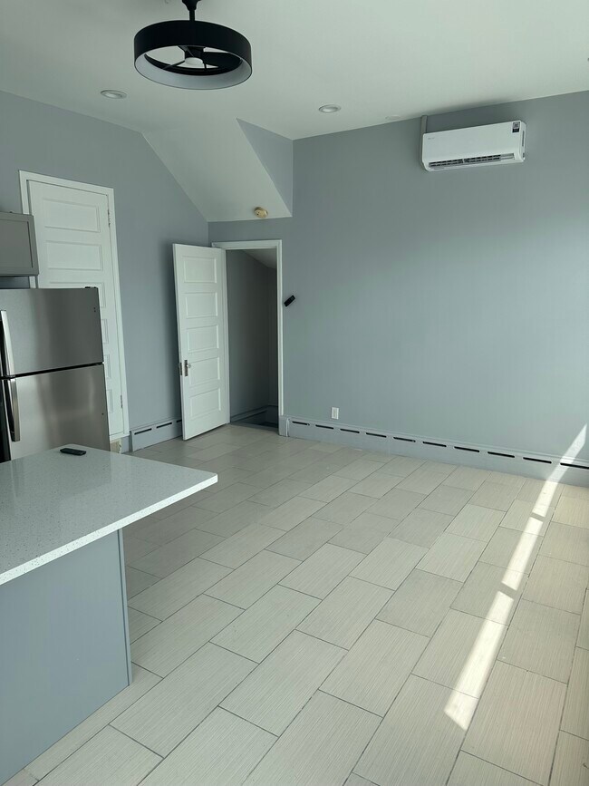 Foto del edificio - 1744 W Foster Ave