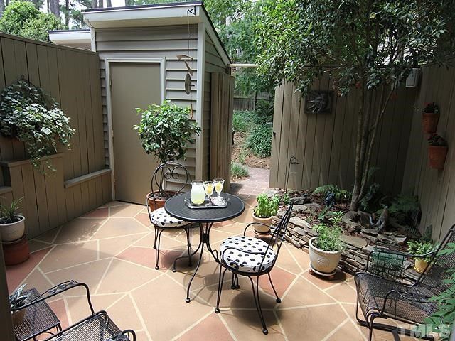 Patio trasero - 6967 Staghorn Ln