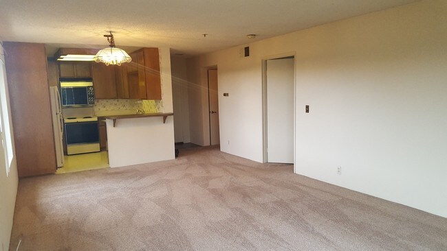 Building Photo - 11255 Tierrasanta Blvd