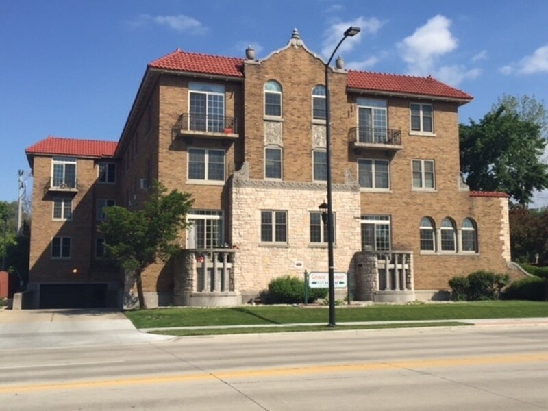 Building Photo - 425 S Monroe Ave