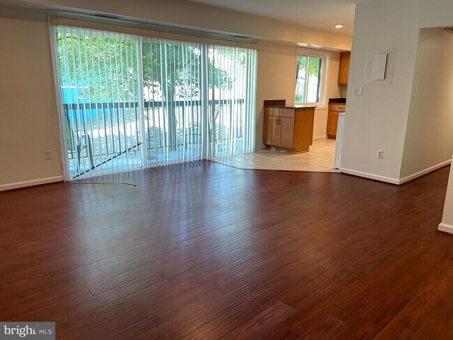 Foto del edificio - 3232 S 28th St