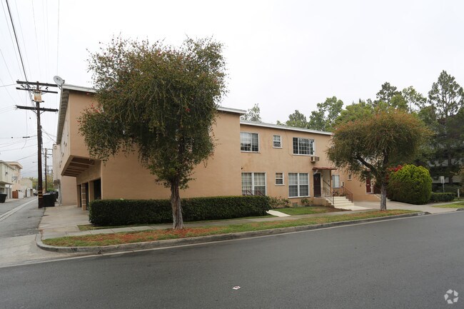 Building Photo - 203 N Swall Dr