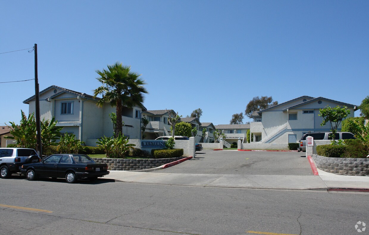 Primary Photo - 128 E California Ave