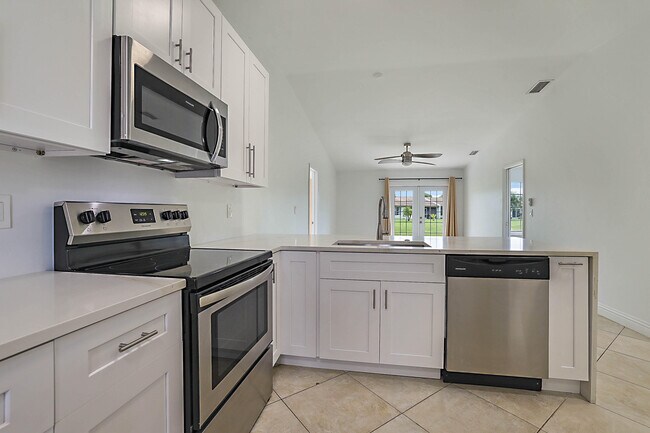 Building Photo - 5241 Breadfruit Cir