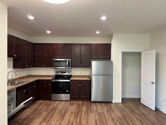 Cocina del apartamento 103 - 916 Cedar Dr