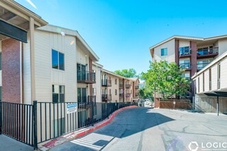 Building Photo - 1032 E 400 S
