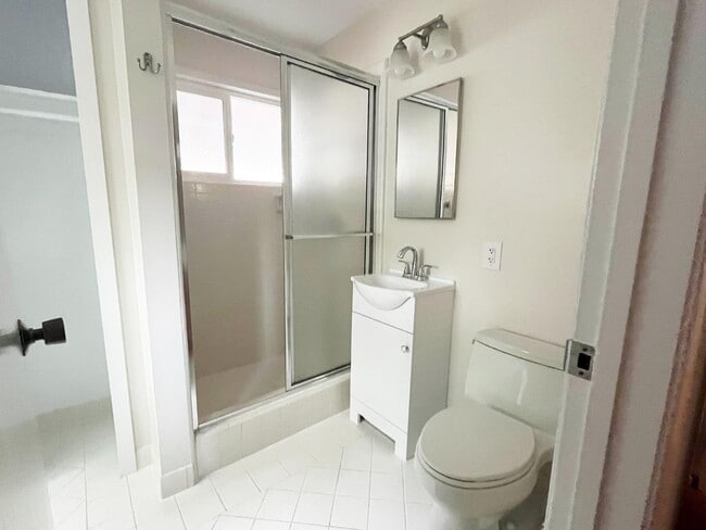 Building Photo - 519 Drucilla Dr