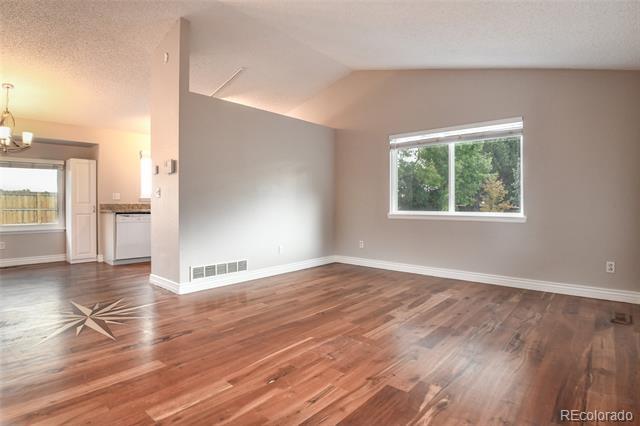 Foto del edificio - 2470 Wolf Creek Dr