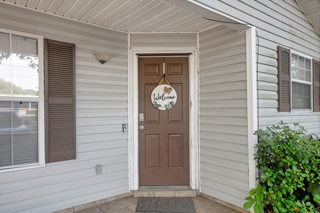 Building Photo - 408 Brigadier St