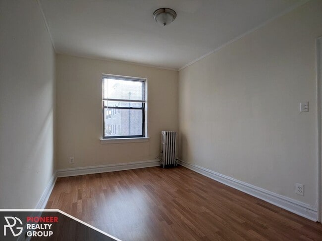Building Photo - 4829 N Damen Ave