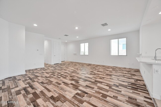 Foto del edificio - 7429 S 22nd Ave