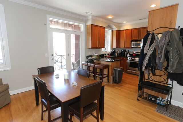 Foto del edificio - 3711 N Southport Ave